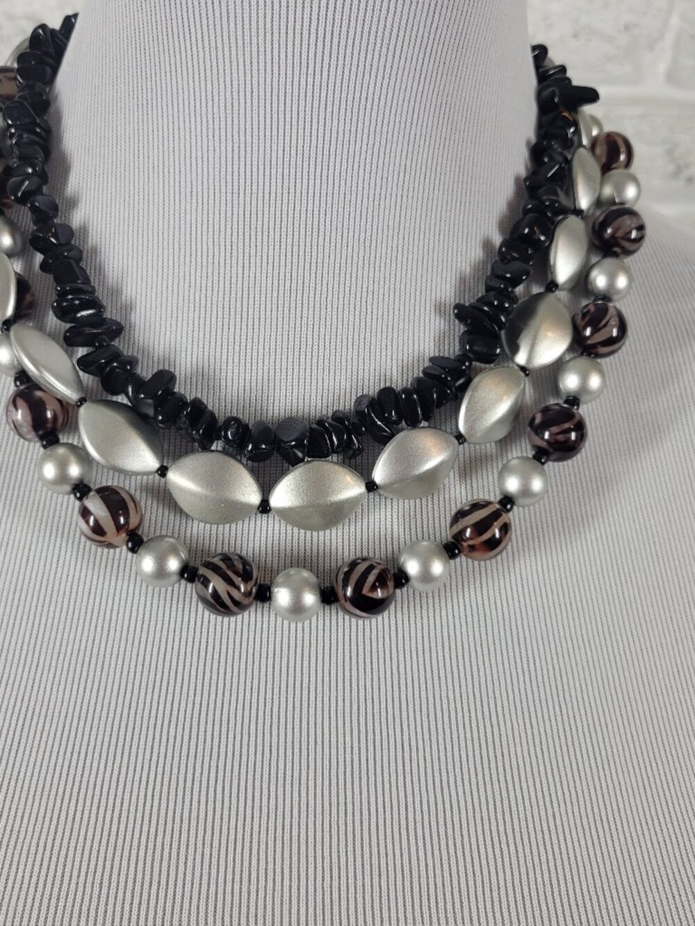 Chico's 3 Strand Statement Necklace Black Silver Onyx Style Bead Chunky N33E